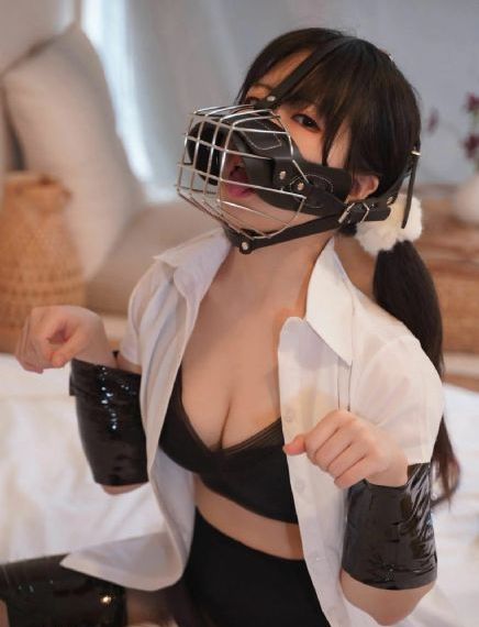 一级一丝不桂裸体视频
