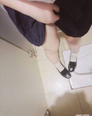 向日葵在夜晚绽放动漫免费观看
