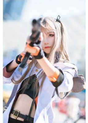白丝美女被艹